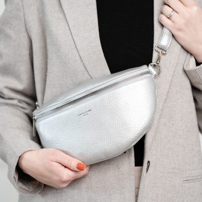 Borsetă damă crossbody argintie David jones