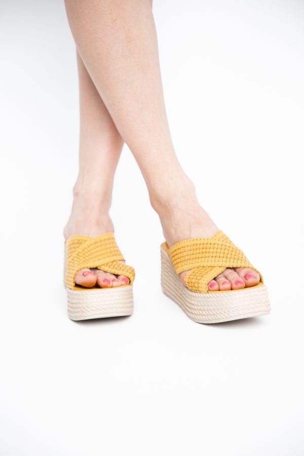 Papuci Damă cu Tapă Groasă din Piele Naturală culoare Galben Nicoletta (BS30320TR2405573) 121