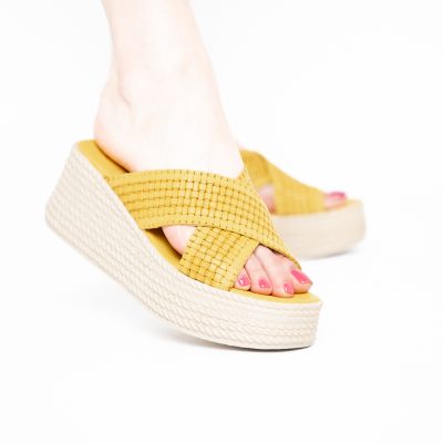 Papuci Damă cu Tapă Groasă din Piele Naturală culoare Galben Nicoletta (BS30320TR2405573)
