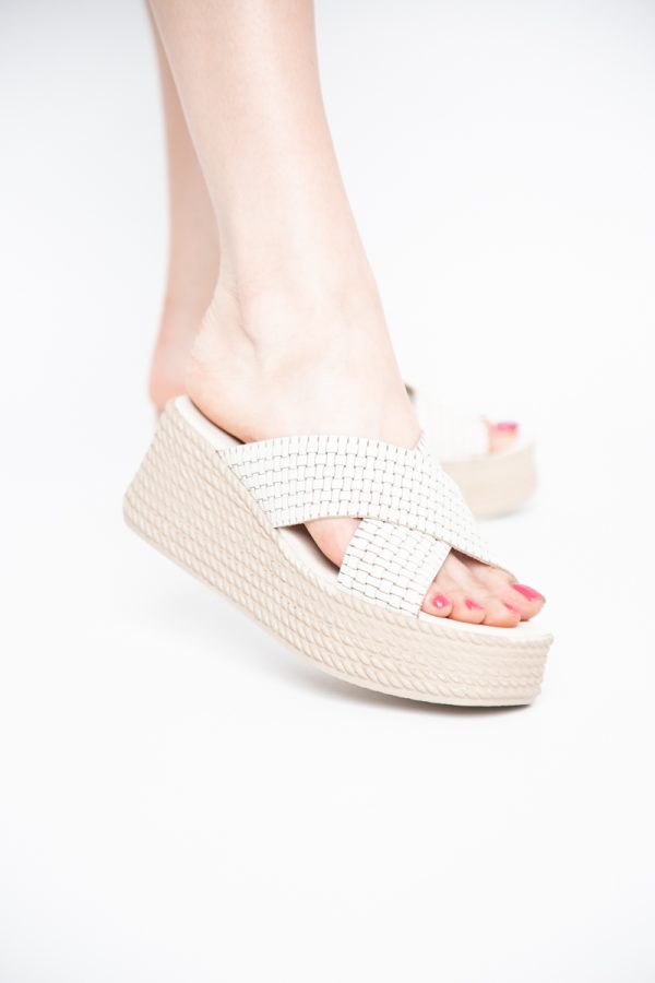 Papuci Damă cu Tapă Groasă din Piele Naturală culoare Bej Nicoletta (BS30320TR2405574) 119