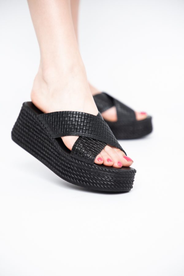 Papuci Damă cu Tapă Groasă din Piele Naturală culoare Negru Nicoletta (BS30320TR2405567) 119