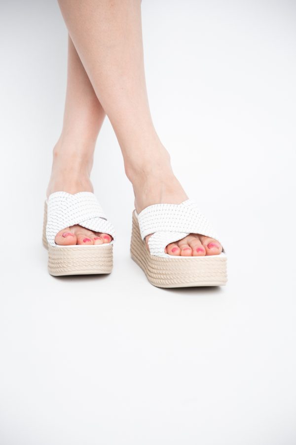 Papuci Damă cu Tapă Groasă din Piele Naturală culoare Alb Nicoletta (BS30320TR2405575) 121