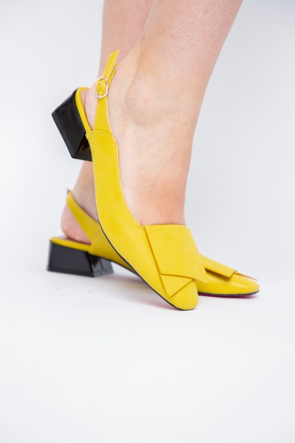 Pantofi Damă cu Toc Jos din Piele Ecologică culoare Galben (BS5001D2406668) 119