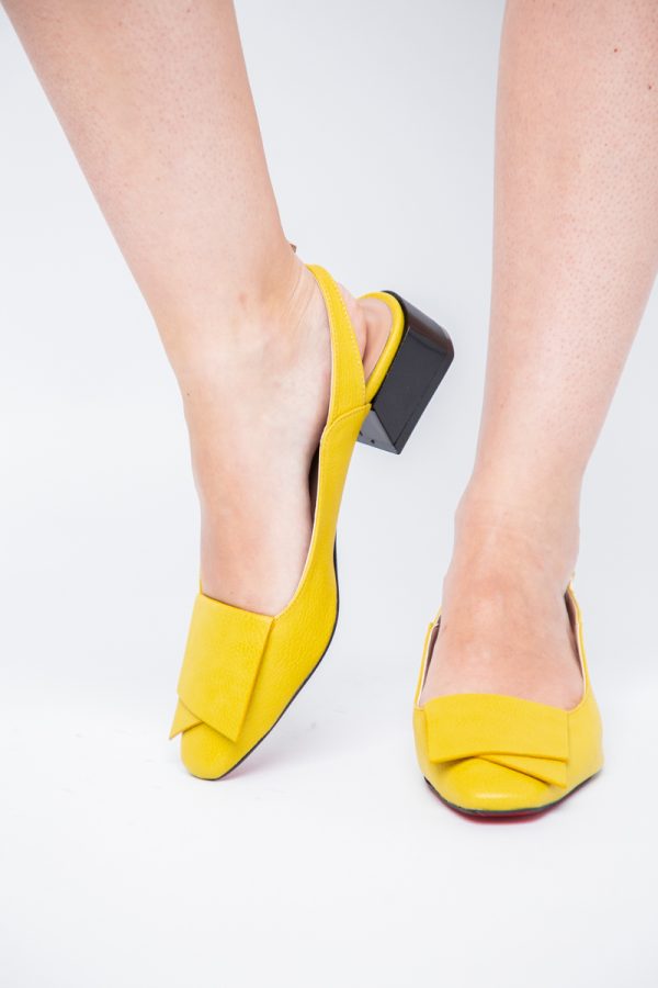 Pantofi Damă cu Toc Jos din Piele Ecologică culoare Galben (BS5001D2406668) 121
