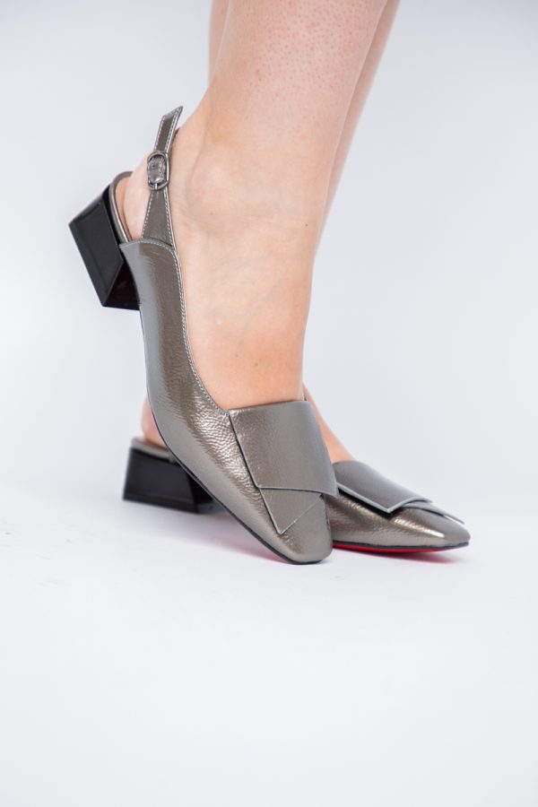 Pantofi Damă cu Toc Jos din Piele Ecologică culoare Platină Lac (BS5001D2405613) 119