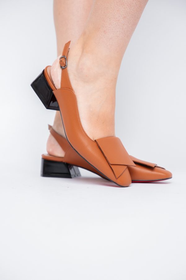 Pantofi Damă cu Toc Jos din Piele Ecologică culoare Maro (BS5001D405604) 119