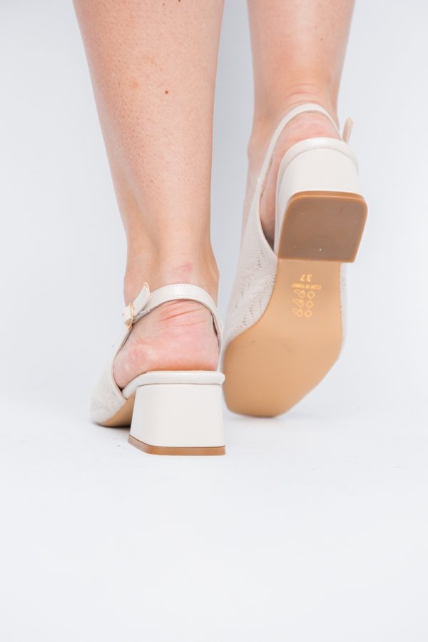 Pantofi Damă Bej cu Toc Jos din Piele Ecologică modele cu microperforații 123