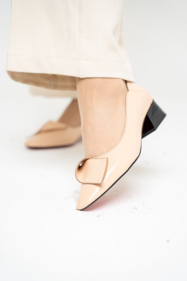 Pantofi Damă cu Toc Jos din Piele Ecologică Bej lac (BS503D2410001) 125
