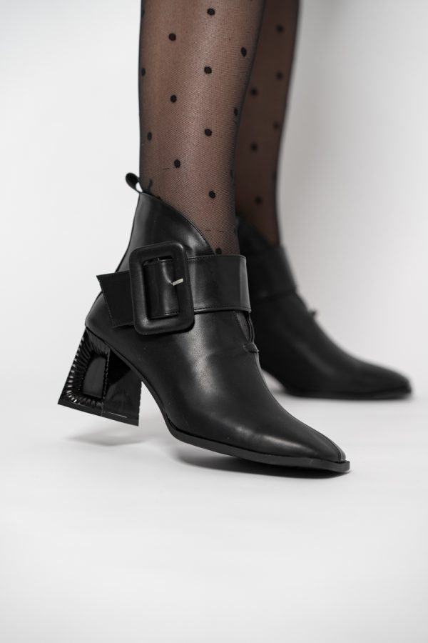 Botine elegante de damă cu toc, din piele ecologică cu fermoar - culoare Negru Mat BS750BT2409853 119