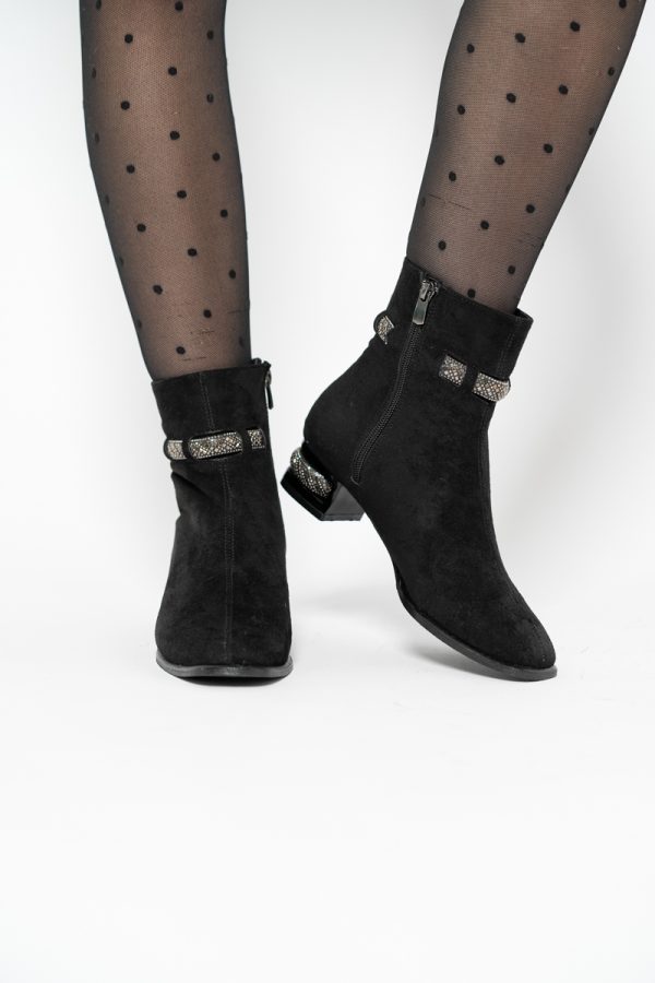 Botine elegante de damă cu toc, din piele ecologică intoarsă cu fermoar - culoare Negru lac BS163BT2409843 121