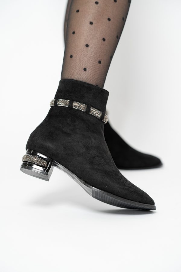 Botine elegante de damă cu toc, din piele ecologică intoarsă cu fermoar - culoare Negru lac BS163BT2409843 119
