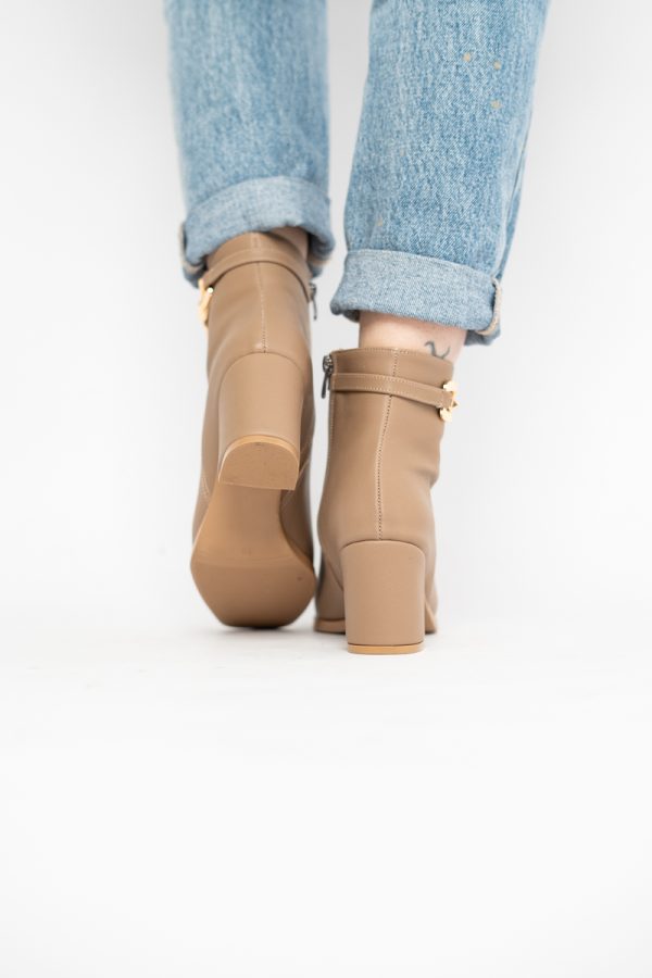 Botine elegante de damă cu toc din piele ecologică cu lanț Taupe BS1064AY2411147 125