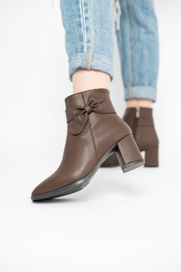 Botine elegante de damă cu toc din piele ecologică cu fundiță Cafeniu BS1092BT2411152 121