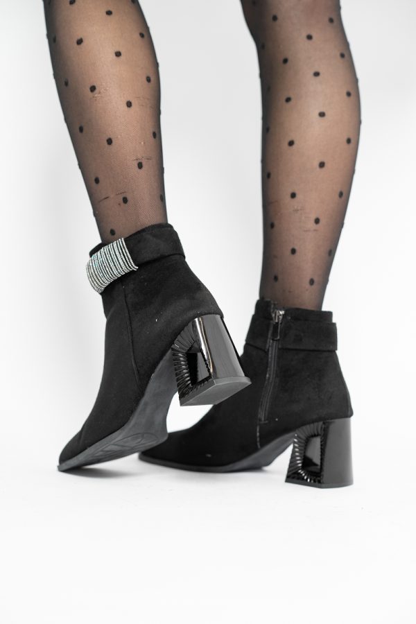Botine elegante de damă cu toc, din piele ecologică intoarsă cu fermoar - culoare Negru  BS756BT2409864 121