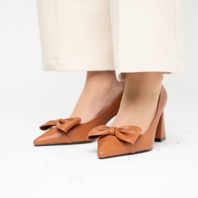 Pantofi damă cu toc maro din piele ecologică cu fundiță Nicoletta BS316AY2503217