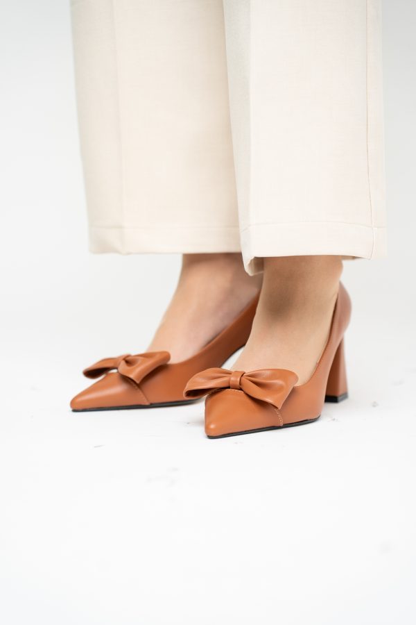 Pantofi damă cu toc maro din piele ecologică cu fundiță Nicoletta BS316AY2503217 119