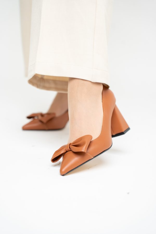 Pantofi damă cu toc maro din piele ecologică cu fundiță Nicoletta BS316AY2503217 123