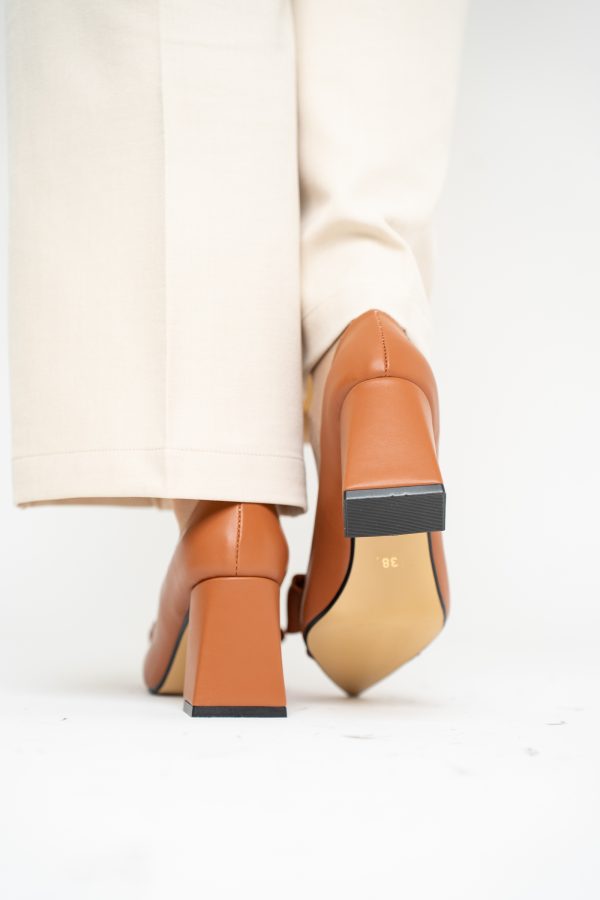 Pantofi damă cu toc maro din piele ecologică cu fundiță Nicoletta BS316AY2503217 125