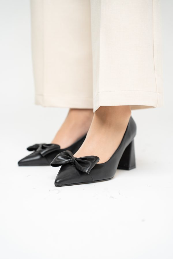 Pantofi damă cu toc negri din piele ecologică cu fundiță Nicoletta BS316AY2503218 119