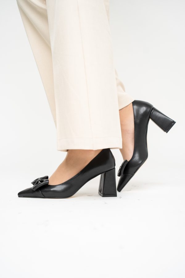 Pantofi damă cu toc negri din piele ecologică cu fundiță Nicoletta BS316AY2503218 121