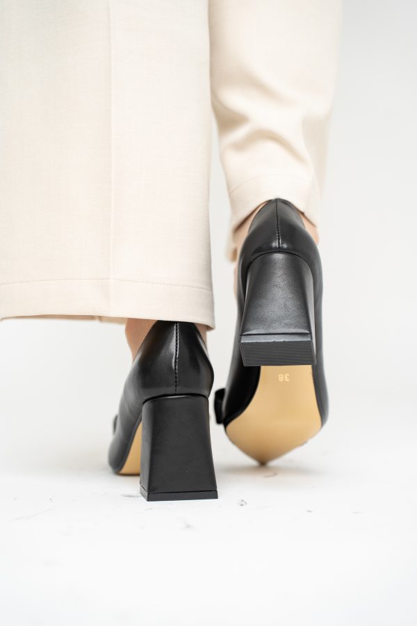 Pantofi damă cu toc negri din piele ecologică cu fundiță Nicoletta BS316AY2503218 125