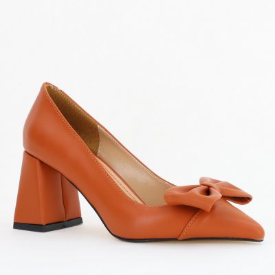 Pantofi damă cu toc maro din piele ecologică cu fundiță Nicoletta BS316AY2503217