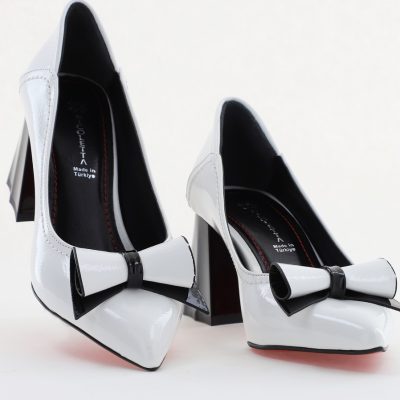 Pantofi Damă cu Toc Gros Albi lac din Piele Ecologică Nicoletta BS2010D2504271